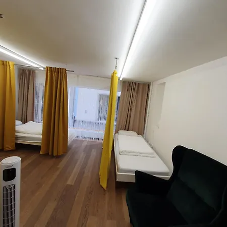 Hostel Friendly *